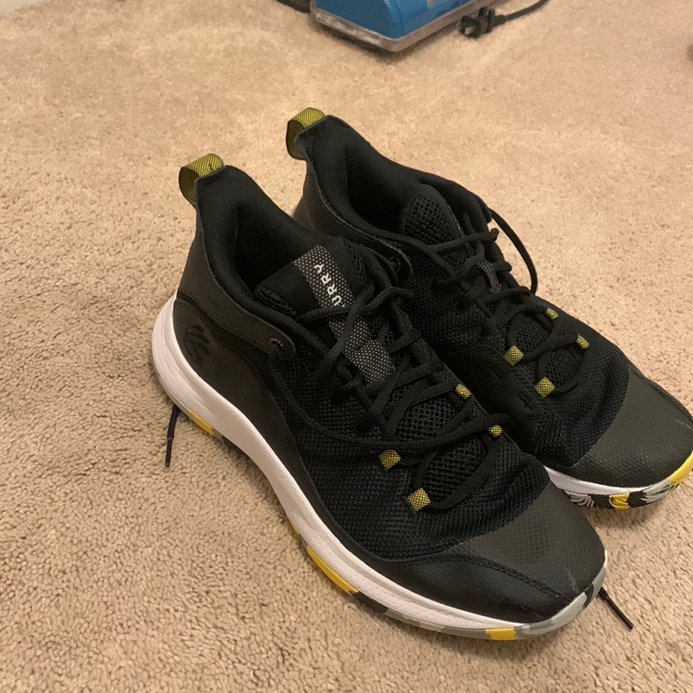Size 12 curry basketball shoes